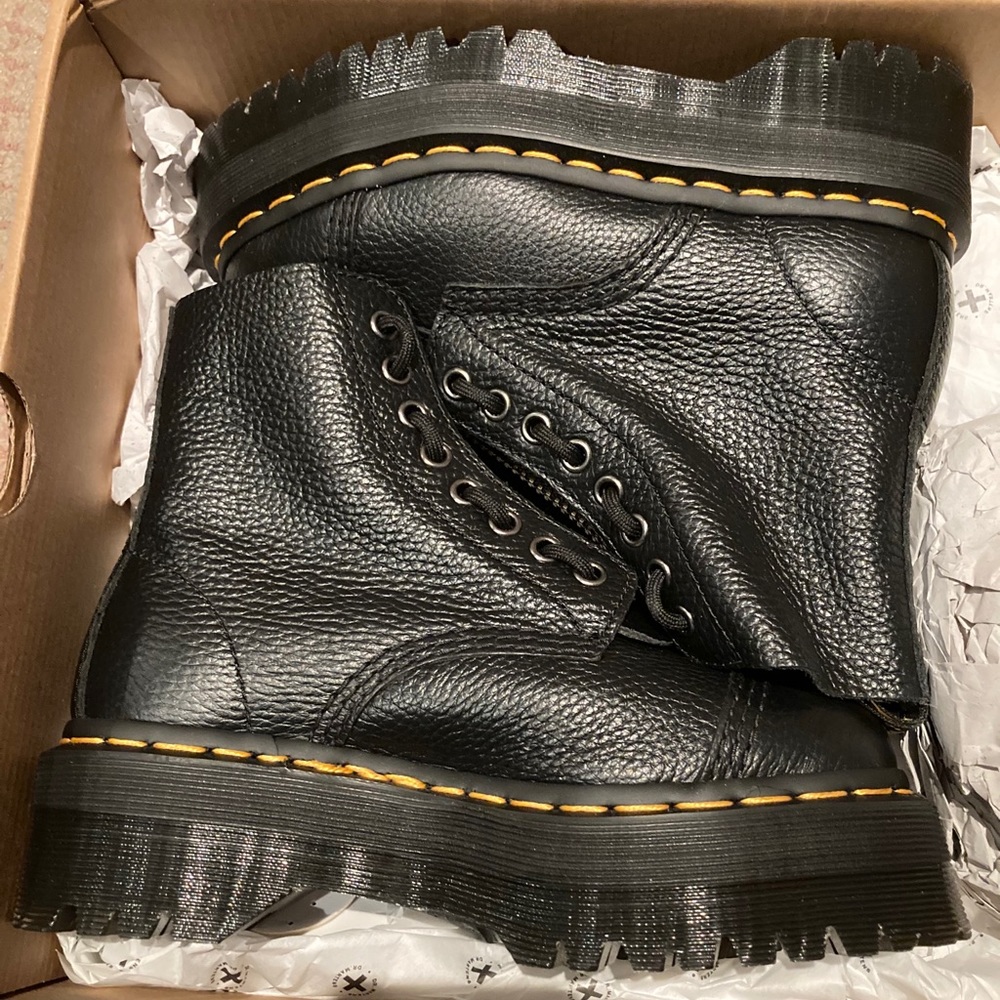 Doc Martens Sinclair boots
